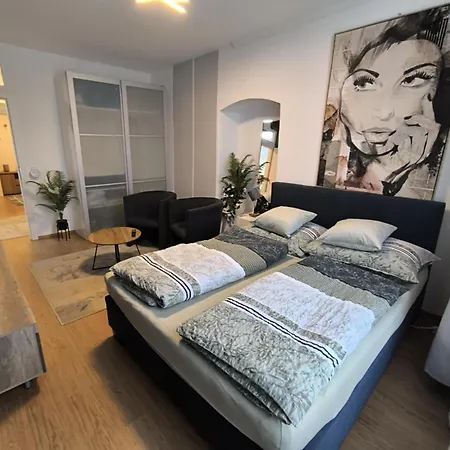 Διαμέρισμα In Zentrum Zwischen Hauptplatz Und Stadtpark Λεόμπεν